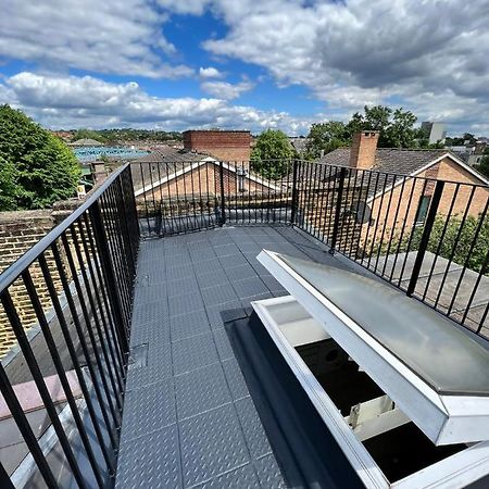Lovely 2 Bedroom Flat With Roof Terrace In London Nw6 Eksteriør bilde