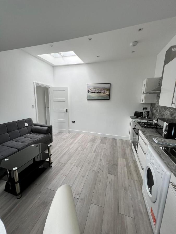 Lovely 2 Bedroom Flat With Roof Terrace In London Nw6 Eksteriør bilde