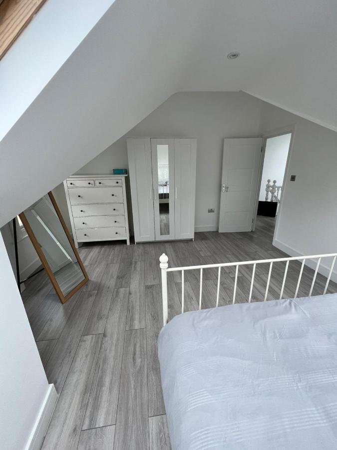 Lovely 2 Bedroom Flat With Roof Terrace In London Nw6 Eksteriør bilde